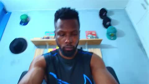 Snapshot of malcompierce chatting on 28, 10, 2025 Malcom online show from 28, 10, 2025