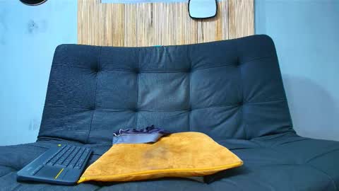 Snapshot of malcompierce chatting on 24, 11, 2025 Malcom online show from 24, 11, 2025