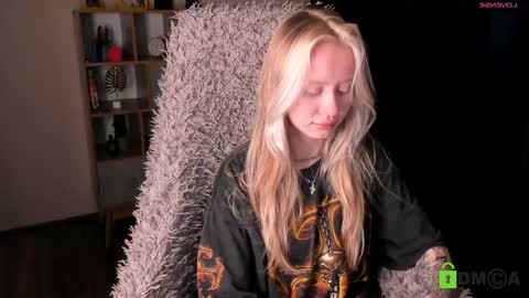 Snapshot of malenaernman chatting on 5, 11, 2025 Malena online show from 5, 11, 2025