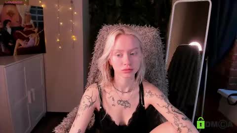 Snapshot of malenaernman chatting on 14, 11, 2025 Malena online show from 14, 11, 2025