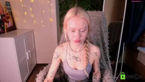 Snapshot of malenaernman chatting on 21, 11, 2025 Malena online show from 21, 11, 2025