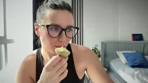 Snapshot of malina568708 chatting on 11, 3, 2025 malina568708 online show from 11, 3, 2025