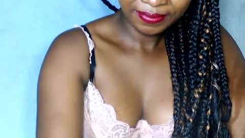Snapshot of malinah01 chatting on 10, 12, 2024 malinah01 online show from 10, 12, 2024