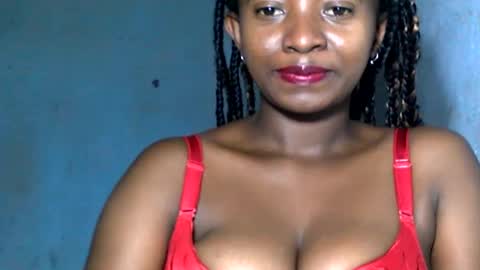 Snapshot of malinah01 chatting on 12, 12, 2024 malinah01 online show from 12, 12, 2024