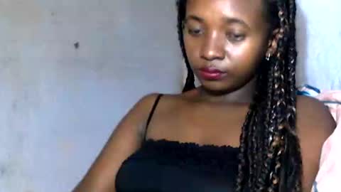 Snapshot of malinah01 chatting on 13, 12, 2024 malinah01 online show from 13, 12, 2024