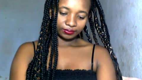 Snapshot of malinah01 chatting on 14, 12, 2024 malinah01 online show from 14, 12, 2024