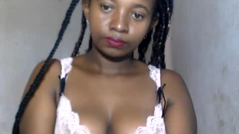 Snapshot of malinah01 chatting on 16, 12, 2024 malinah01 online show from 16, 12, 2024