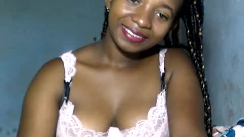 Snapshot of malinah01 chatting on 16, 12, 2024 malinah01 online show from 16, 12, 2024