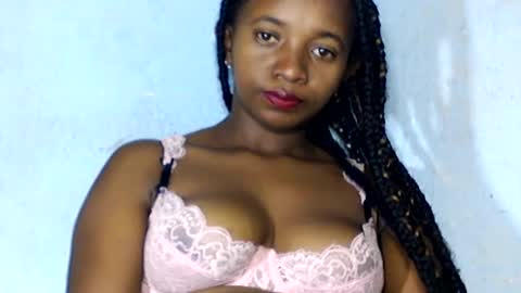 Snapshot of malinah01 chatting on 20, 12, 2024 malinah01 online show from 20, 12, 2024