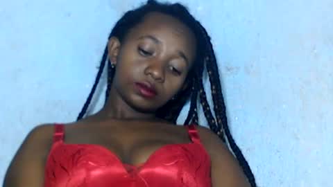 Snapshot of malinah01 chatting on 23, 12, 2024 malinah01 online show from 23, 12, 2024