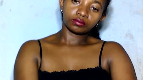 Snapshot of malinah01 chatting on 26, 12, 2024 malinah01 online show from 26, 12, 2024