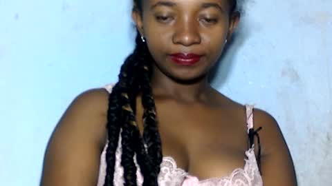 Snapshot of malinah01 chatting on 27, 12, 2024 malinah01 online show from 27, 12, 2024