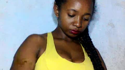 Snapshot of malinah01 chatting on 28, 12, 2024 malinah01 online show from 28, 12, 2024