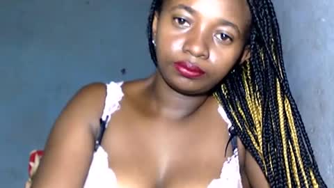Snapshot of malinah01 chatting on 7, 1, 2025 malinah01 online show from 7, 1, 2025