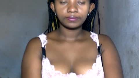 Snapshot of malinah01 chatting on 13, 1, 2025 malinah01 online show from 13, 1, 2025