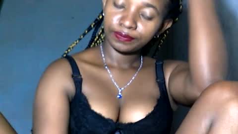 Snapshot of malinah01 chatting on 24, 1, 2025 malinah01 online show from 24, 1, 2025