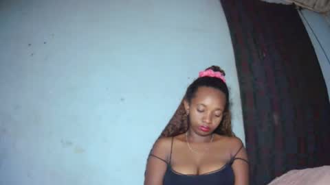 Snapshot of malinah01 chatting on 11, 9, 2025 malinah01 online show from 11, 9, 2025
