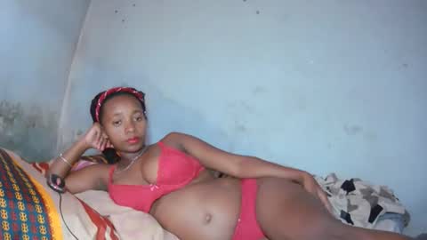Snapshot of malinah01 chatting on 16, 9, 2025 malinah01 online show from 16, 9, 2025