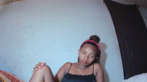 Snapshot of malinah01 chatting on 17, 9, 2025 malinah01 online show from 17, 9, 2025
