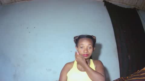 Snapshot of malinah01 chatting on 19, 9, 2025 malinah01 online show from 19, 9, 2025