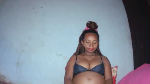 Snapshot of malinah01 chatting on 25, 9, 2025 malinah01 online show from 25, 9, 2025