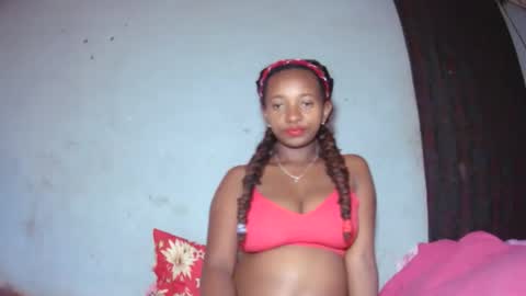 Snapshot of malinah01 chatting on 28, 9, 2025 malinah01 online show from 28, 9, 2025