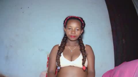 Snapshot of malinah01 chatting on 29, 9, 2025 malinah01 online show from 29, 9, 2025