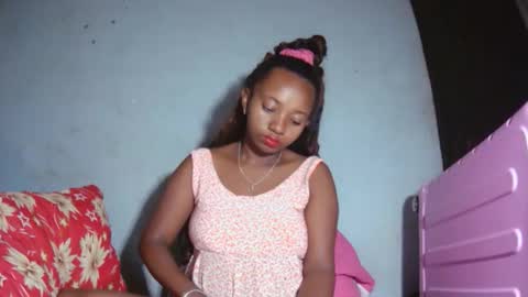 Snapshot of malinah01 chatting on 1, 10, 2025 malinah01 online show from 1, 10, 2025