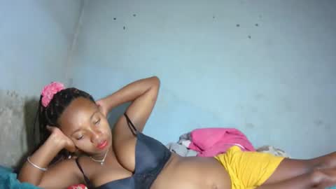 Snapshot of malinah01 chatting on 9, 10, 2025 malinah01 online show from 9, 10, 2025