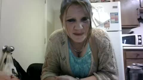 Snapshot of malinda702 chatting on 4, 3, 2025 malinda702 online show from 4, 3, 2025