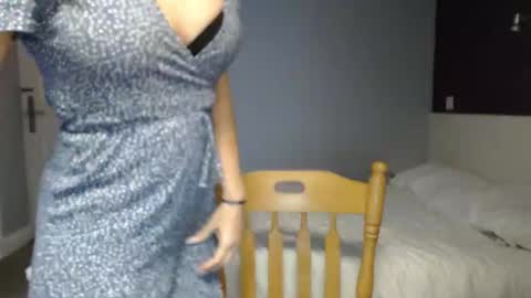 mallinia online show from 2, 2, 2025