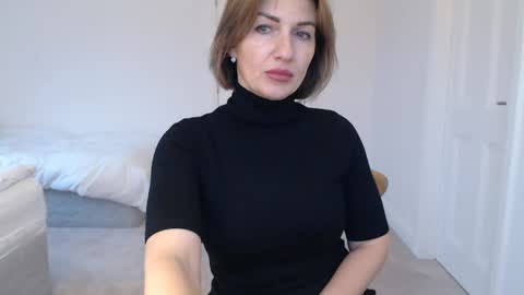 mallinia online show from 10, 2, 2025