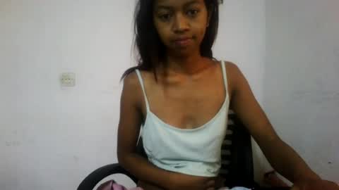 Snapshot of malluna4 chatting on 25, 7, 2026 Malluna online show from 25, 7, 2026