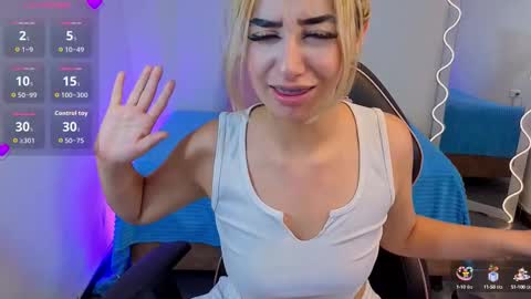 Snapshot of malory_tay chatting on 20, 9, 2025 Malory online show from 20, 9, 2025