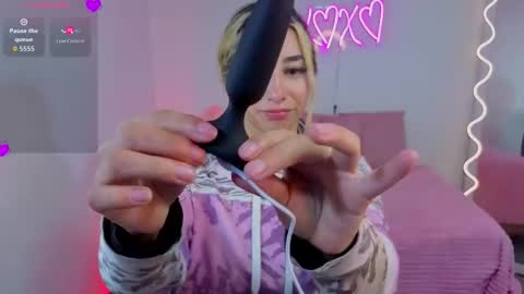 Snapshot of malory_tay chatting on 30, 9, 2025 Malory online show from 30, 9, 2025