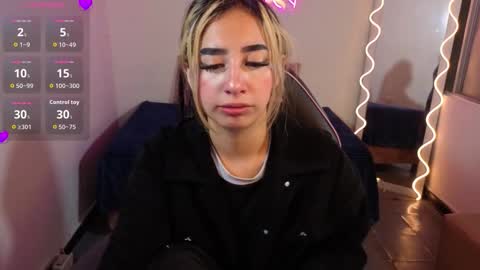 Snapshot of malory_tay chatting on 14, 10, 2025 Malory online show from 14, 10, 2025