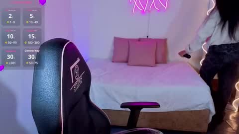 Snapshot of malory_tay chatting on 17, 10, 2025 Malory online show from 17, 10, 2025