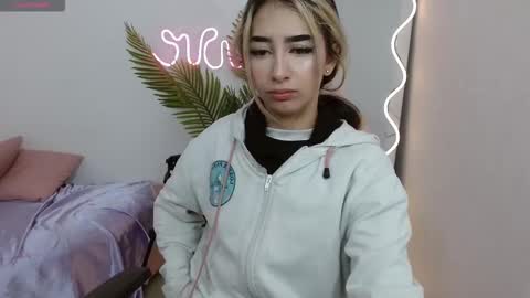 Snapshot of malory_tay chatting on 19, 10, 2025 Malory online show from 19, 10, 2025