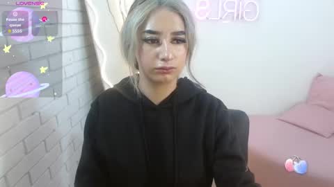 Snapshot of malory_tay chatting on 9, 11, 2025 Malory online show from 9, 11, 2025