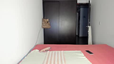 Snapshot of malucam_06 chatting on 11, 1, 2025 instagram nueela online show from 11, 1, 2025