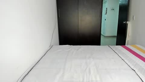 Snapshot of malucam_06 chatting on 16, 2, 2025 instagram nueela online show from 16, 2, 2025