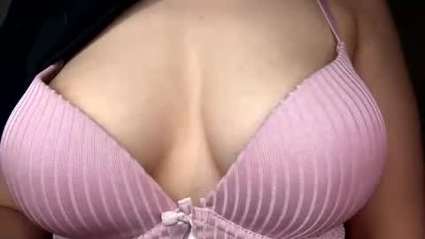 Snapshot of mamiilatina2500 chatting on 31, 5, 2026 mamiilatina2500 online show from 31, 5, 2026
