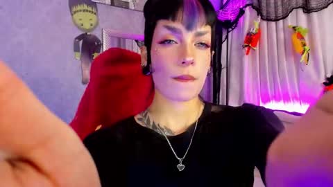 Snapshot of mamushka_ chatting on 24, 10, 2025   online show from 24, 10, 2025