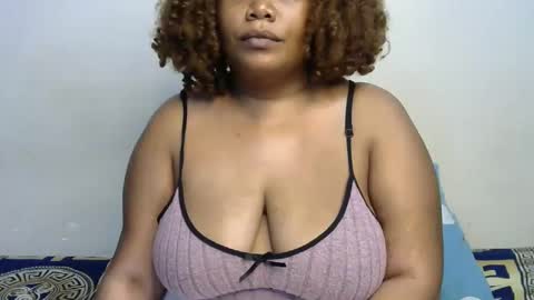 Snapshot of mamuuu_ chatting on 15, 12, 2025 mamuuu_ online show from 15, 12, 2025