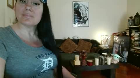 mandaloriangirlsfight online show from 15, 4, 2026