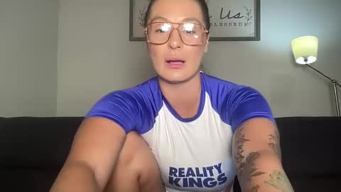 Snapshot of mandyrheaa chatting on 31, 10, 2025 Mandy online show from 31, 10, 2025