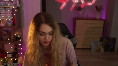 Snapshot of manifreyja chatting on 3, 11, 2025 Amelie online show from 3, 11, 2025