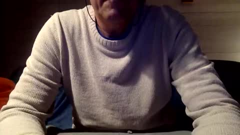 Snapshot of manpower2012 chatting on 6, 10, 2025 Manpo online show from 6, 10, 2025