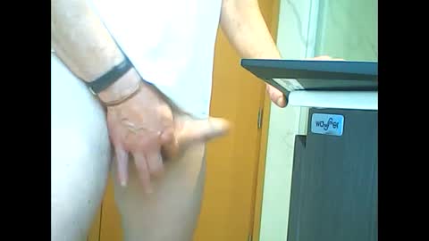 Snapshot of manu_481 chatting on 3, 10, 2025 manu_481 online show from 3, 10, 2025