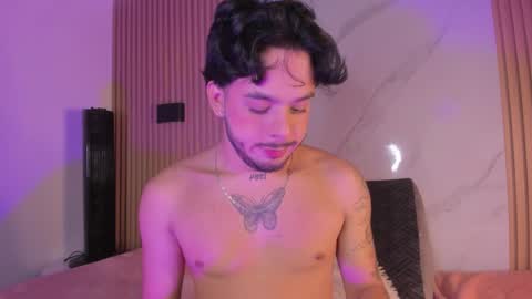 Snapshot of manu_lowe chatting on 30, 11, 2025 MANUEL Dont forget your thumbs up online show from 30, 11, 2025